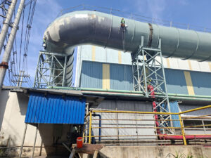 Thi Công Sơn Đường Ống Hút Bụi Ngoài Trời- CÔNG TRÌNH TUỆ MINH